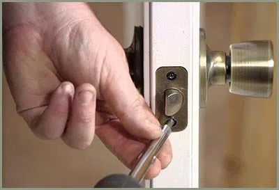 Locksmith Solution Services Miami, FL 305-307-5770 - 68-44-18