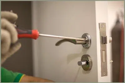 Locksmith Solution Services Miami, FL 305-307-5770 - 68-44-8