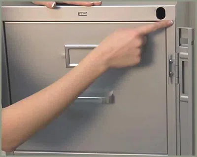 Locksmith Solution Services Miami, FL 305-307-5770 - 68-44-9